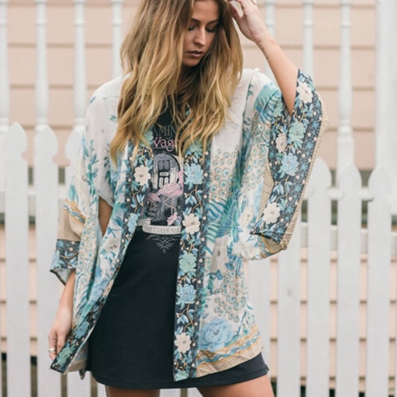 Cloud Dancer Porcelain Short Kimono/Robe/Cover Up - Picture 7 of 8